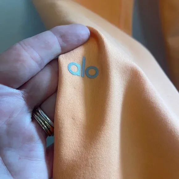 Alo women’s Airbrush High rise 7/8 leggings. Size small - Picture 5 of 5